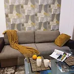 Apartment Center Two With Fireplace- Quiet Location- Up To Five Guests - Self Check-in- Free Parking
