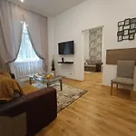 Lägenhet Center Two With Fireplace- Quiet Location- Up To Five Guests - Self Check-in- Free Parking *