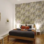 Center Two With Fireplace- Quiet Location- Up To Five Guests - Self Check-in- Free Parking * Riga