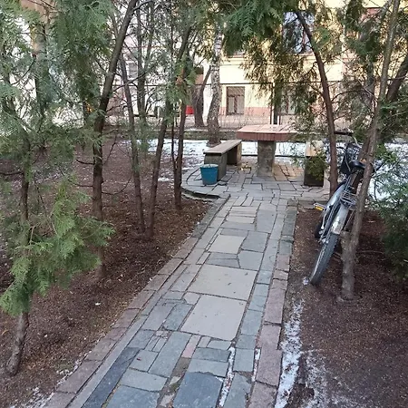Center Two With Fireplace- Quiet Location- Up To Five Guests - Self Check-in- Free Parking * リガ