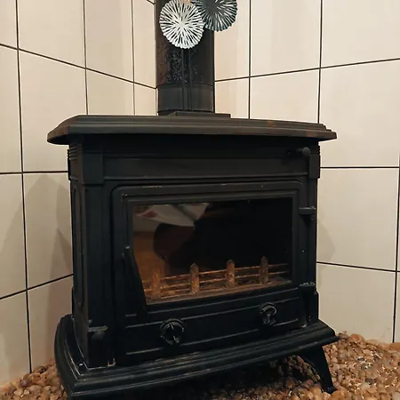 Center Two With One Bedroom, Up To 5 Guests, Self Check-in, Free Parking *