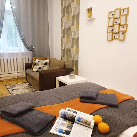 Center Two With Fireplace- Quiet Location- Up To Five Guests - Self Check-in- Free Parking * Riga