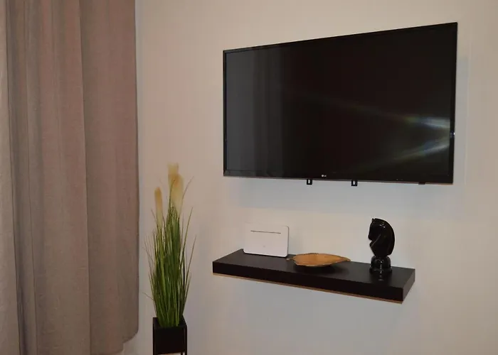 Dzīvoklis Center Two With Fireplace- Quiet Location- Up To 5 Guests - Self Check-in- Free Parking Riga