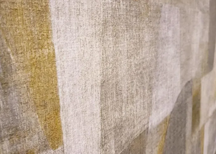 Center Two With Fireplace- Quiet Location- Up To 5 Guests - Self Check-in- Free Parking *