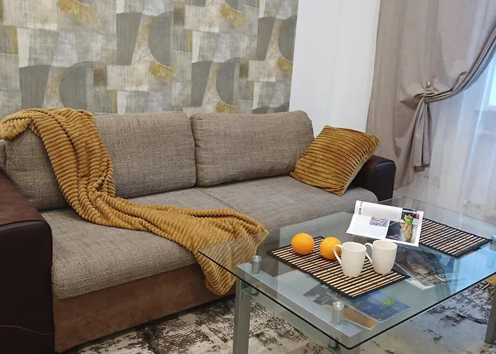 Center Two With Fireplace- Quiet Location- Up To 5 Guests - Self Check-in- Free Parking Dzīvoklis *