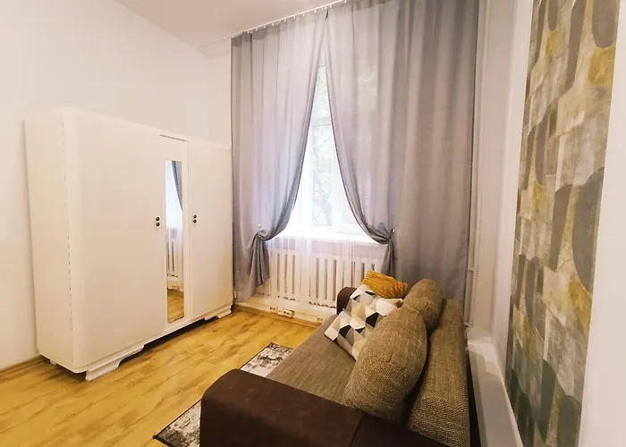 Center Two With Fireplace- Quiet Location- Up To 5 Guests - Self Check-in- Free Parking Dzīvoklis