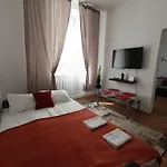 Center Two With Fireplace- Quiet Location- Up To Five Guests - Self Check-in- Free Parking Riga