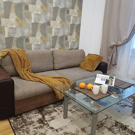 Center Two With One Bedroom, Up To 5 Guests, Self Check-in, Free Parking Apartmán *